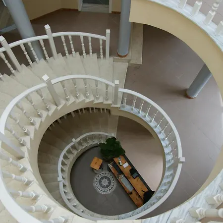 Hostel The Golden Rooster Tirana