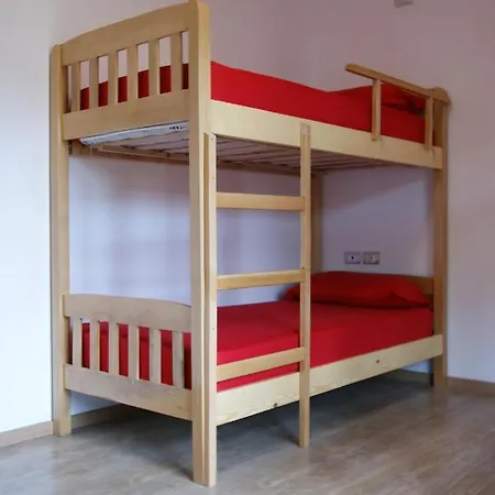 The Golden Rooster Хостел *