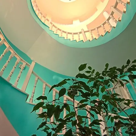 The Golden Rooster Хостел *