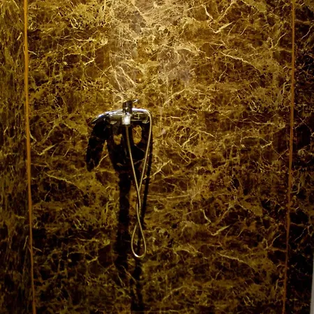 The Golden Rooster Хостел